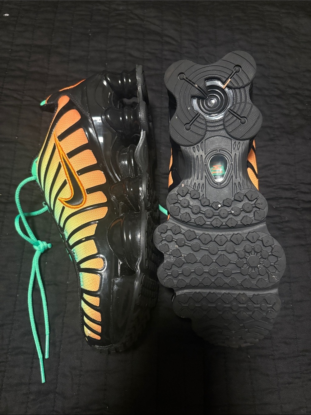 2000s NIKE SHOX TL
"GREEN SHOCK BRIGHT CERAMIC"